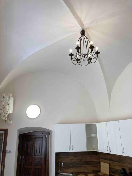 Studio In Gothic House, 50M To The Old Town Square Prague Exterior photo
