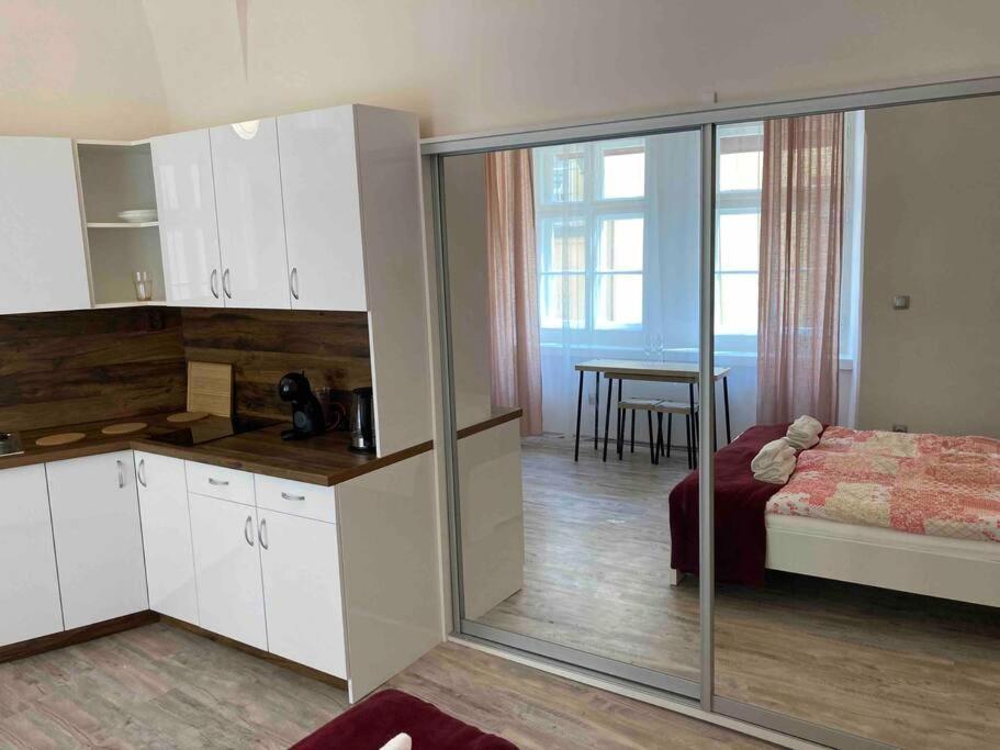 Studio In Gothic House, 50M To The Old Town Square Prague Exterior photo